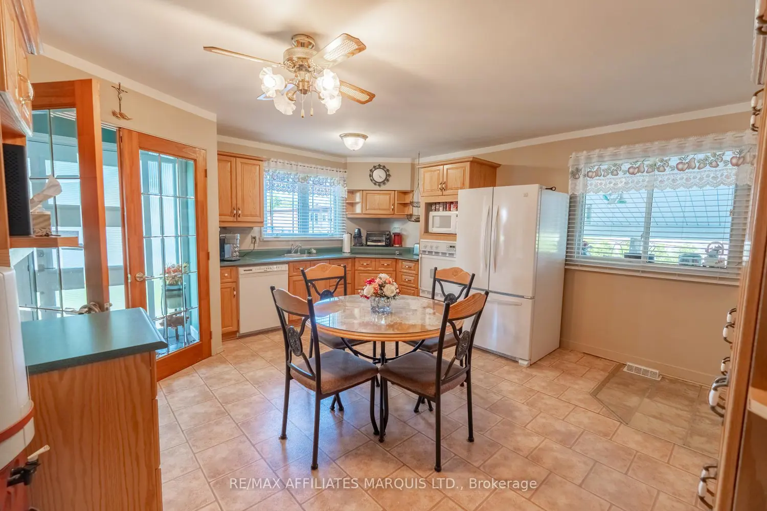 429 Beach Avenue photo 2