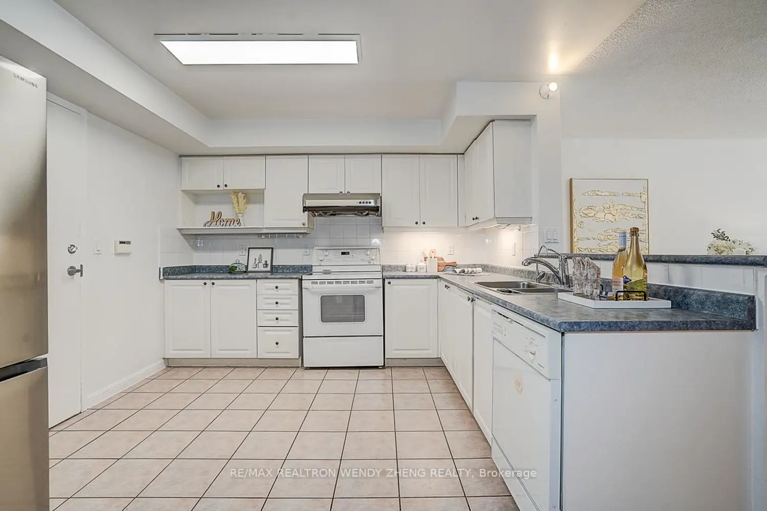 Additional image 3 of 28 Sommerset Way 1517