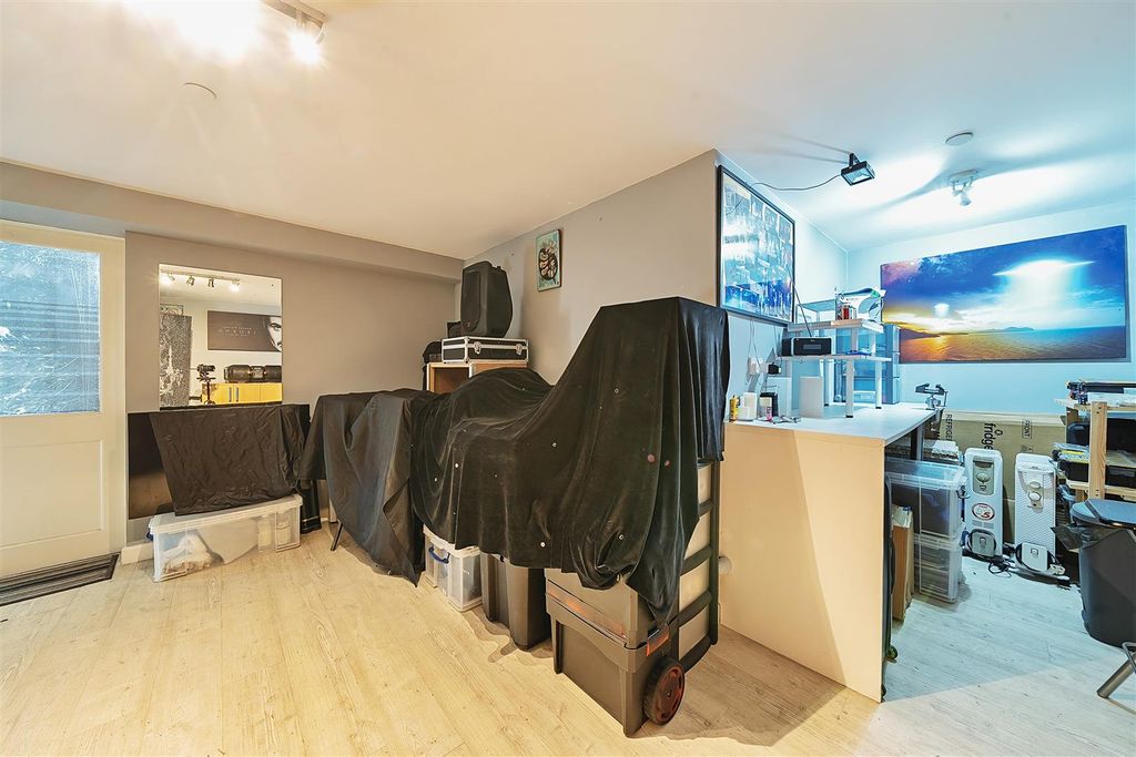 Additional image 18 of 2 bed flat for saleHigh West Street, Dorchester DT1