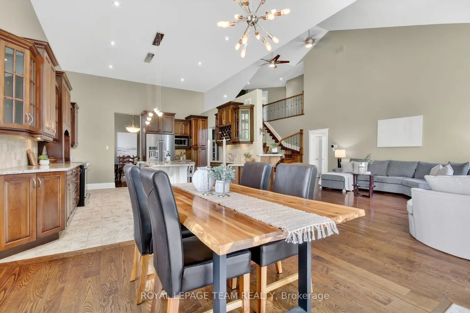 568 Pennycross Lane photo 3