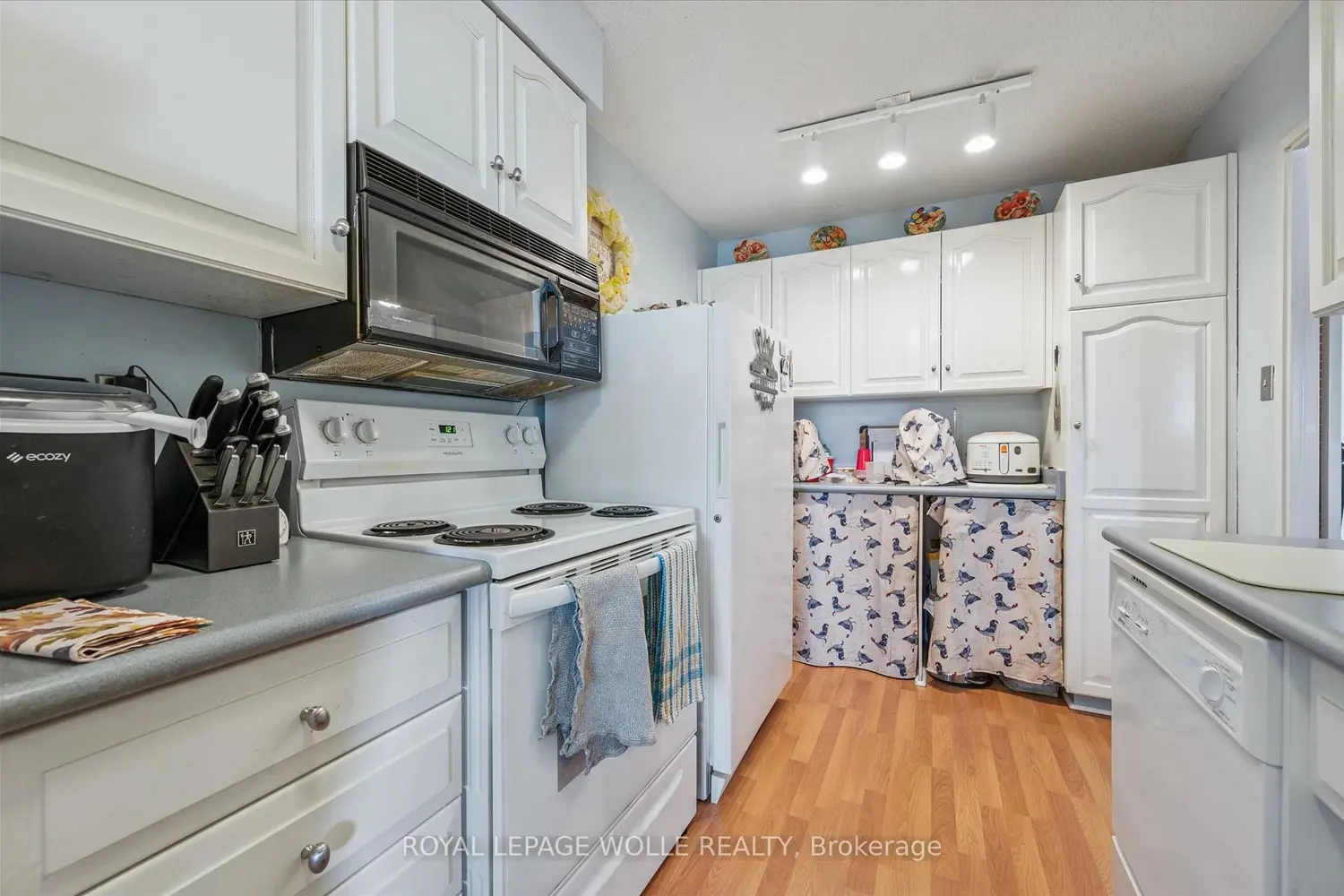 Additional image 8 of 225 Harvard Place 1510