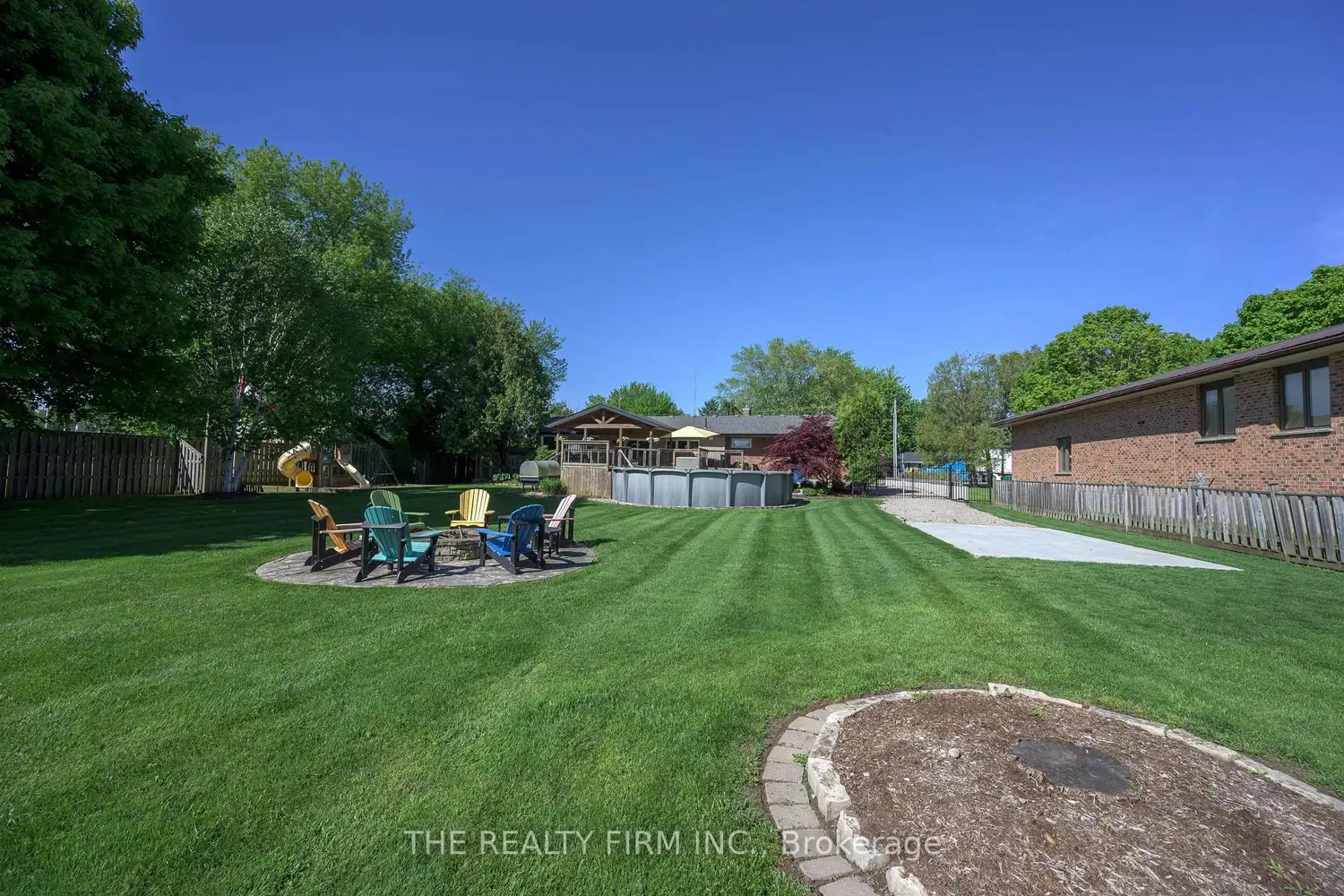 21584 Highbury Avenue photo 3
