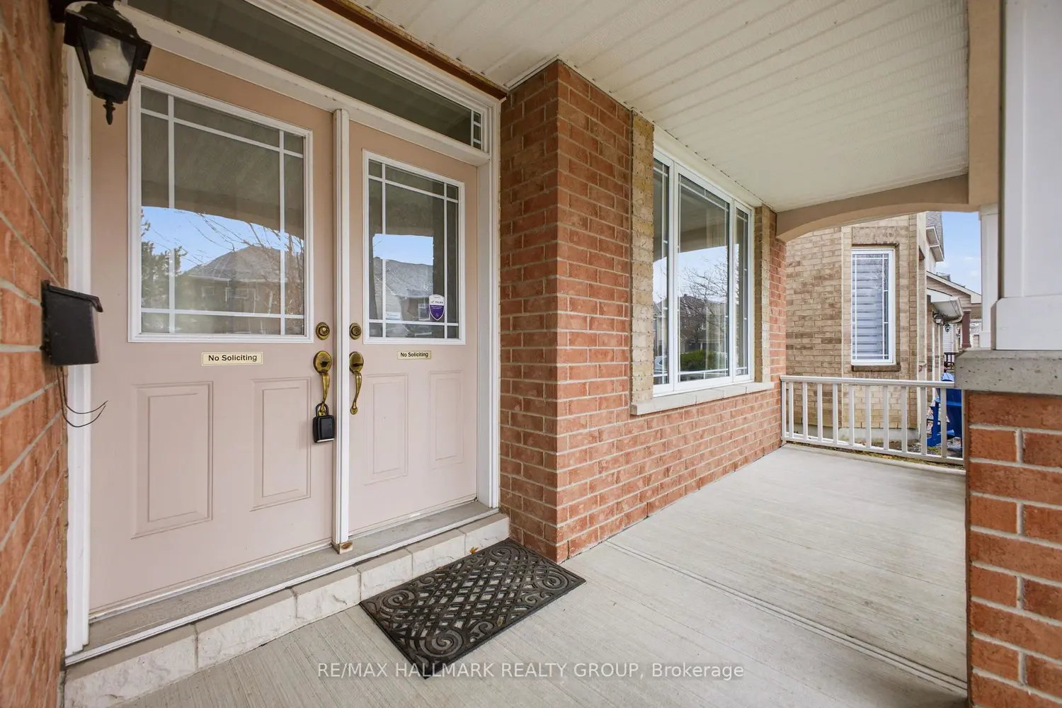 747 Larcastle Circle photo 2