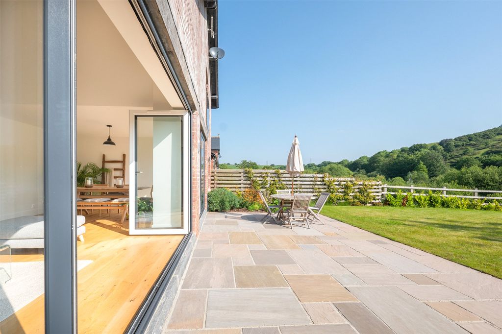 3 bed barn conversion for saleAshcombe Road, Ashcombe, Devon EX7 photo 2
