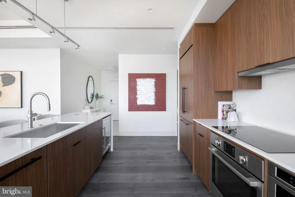 Additional image 8 of 1-5 Dock Street Unit PH2904, Philadelphia, PA 19106