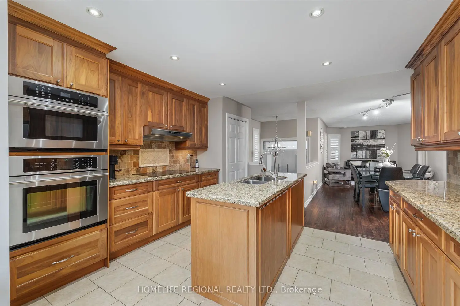 20 Ruddell Crescent photo 5