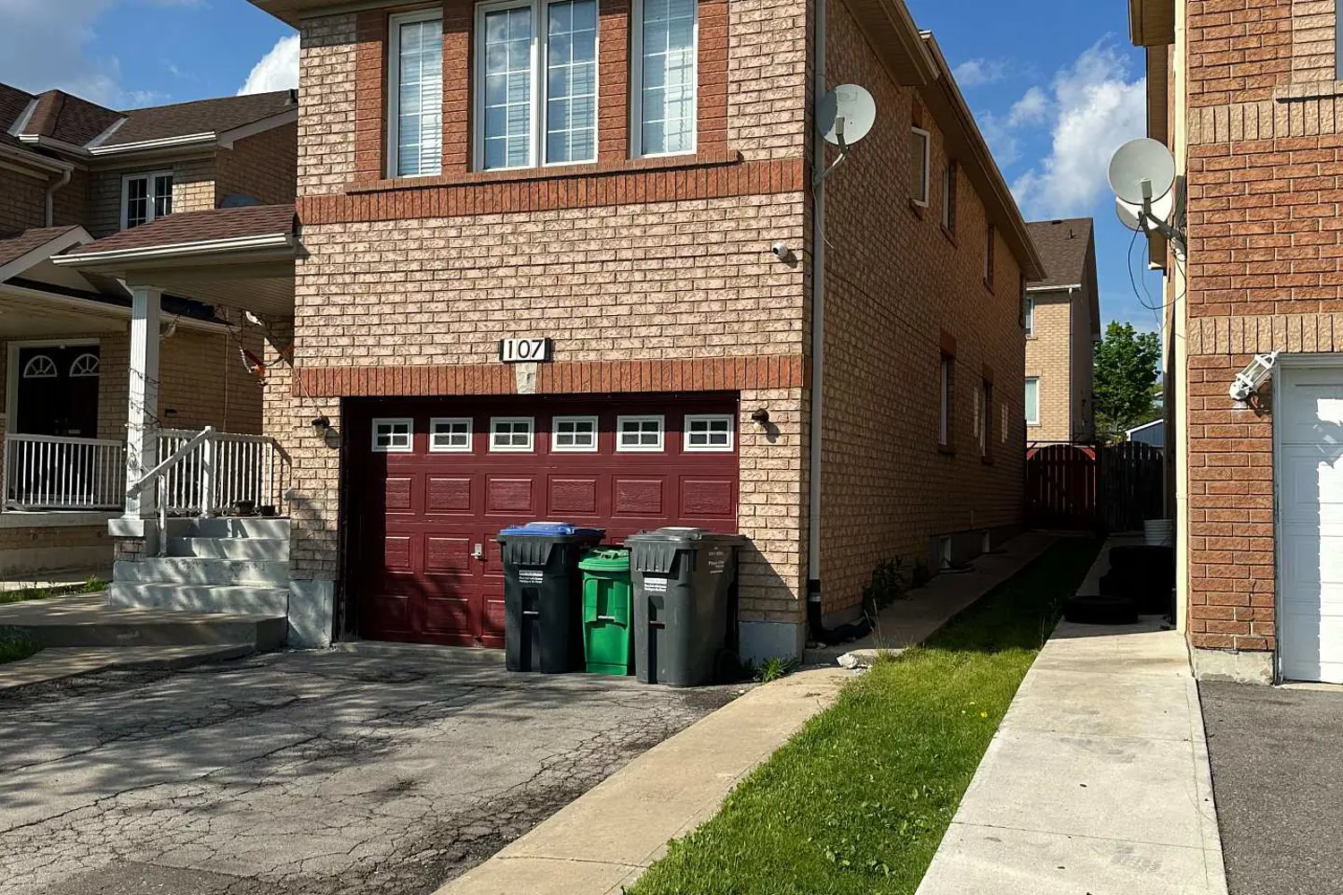 107 Rollingwood Drive