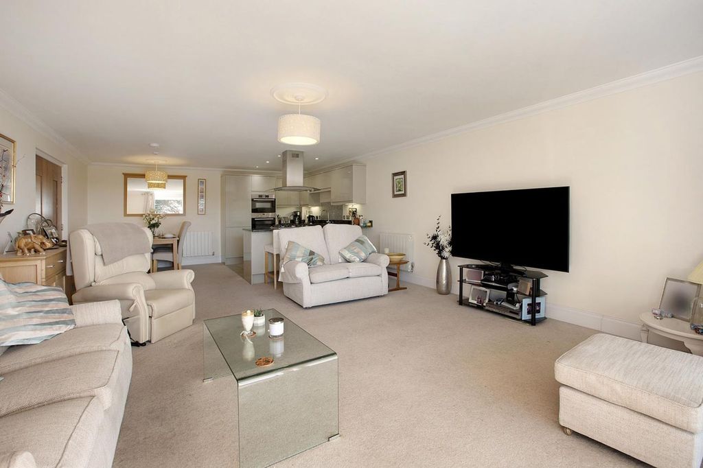 Additional image 7 of 2 bed flat for saleHolcombe Drive, Dawlish EX7