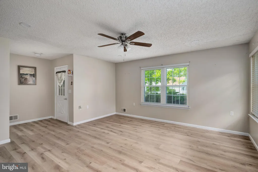 Additional image 7 of 98 Pine Oak Boulevard, Barnegat, NJ 08005