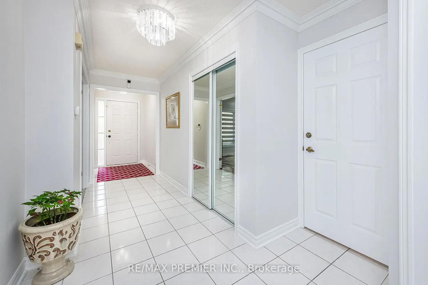 175 Medallion Boulevard photo 4
