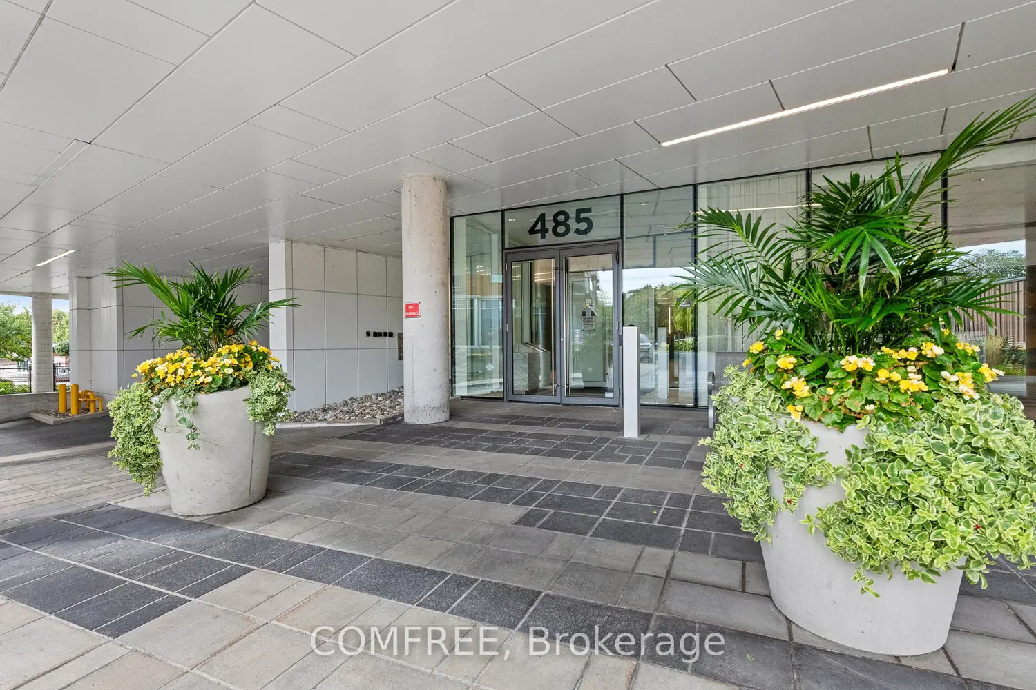 485 Richmond Road 606 photo 2