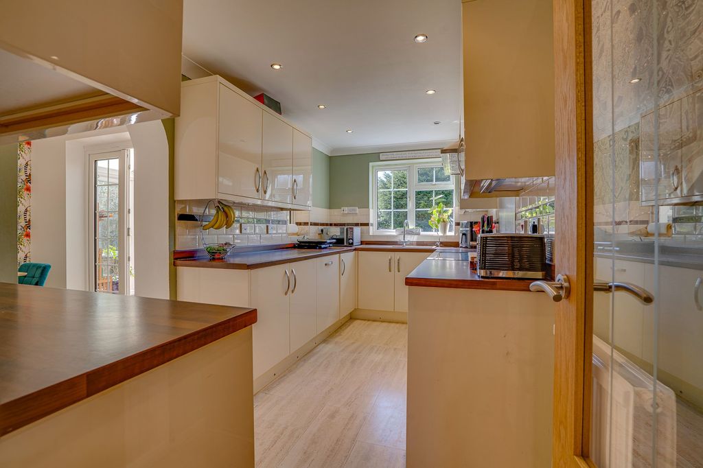 Additional image 4 of 4 bed detached house for saleCompton Close, Boyatt Wood, Eastleigh SO50