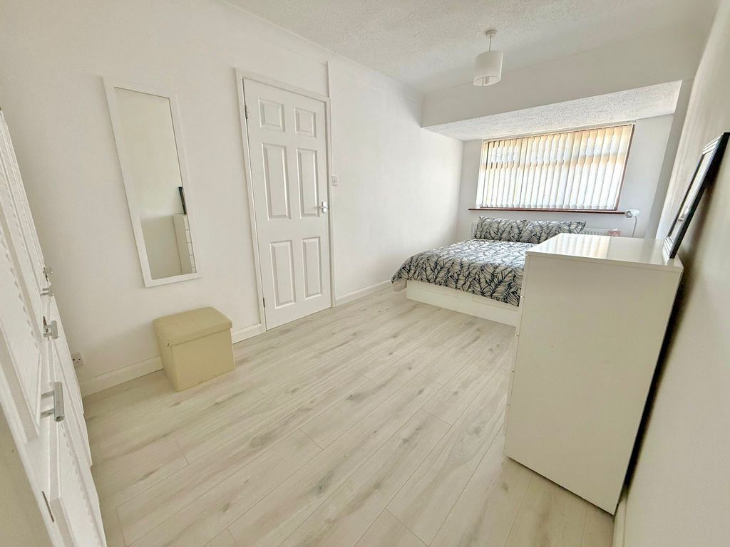 Additional image 20 of 6 bed detached house for saleLowther Road, Dunstable LU6