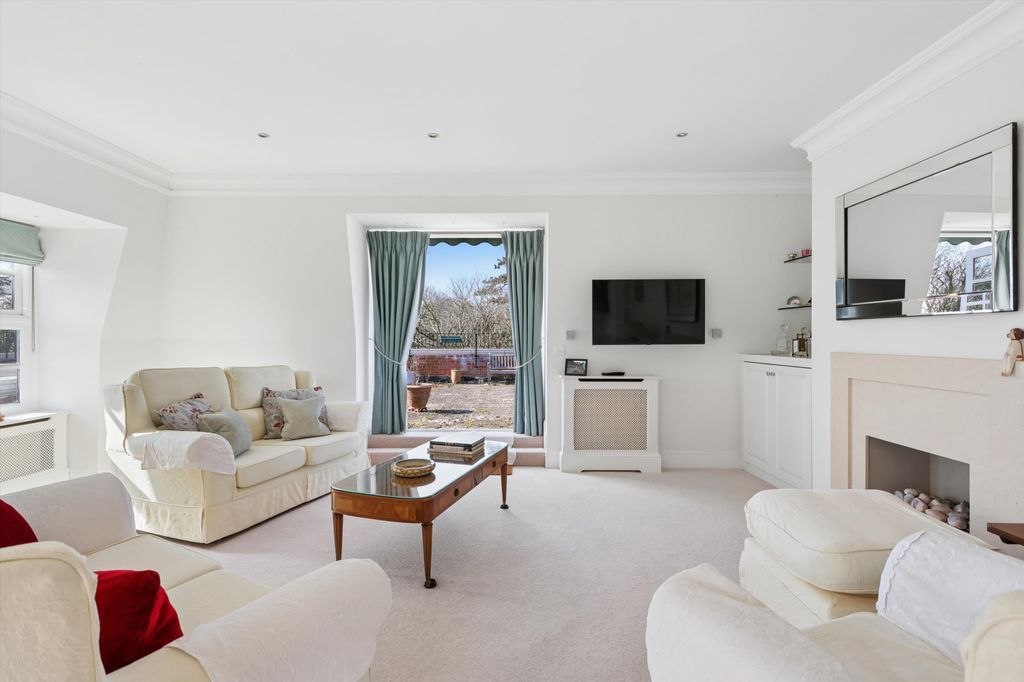 Additional image 7 of 3 bed flat for saleMolesey Park Road, East Molesey, Surrey KT8