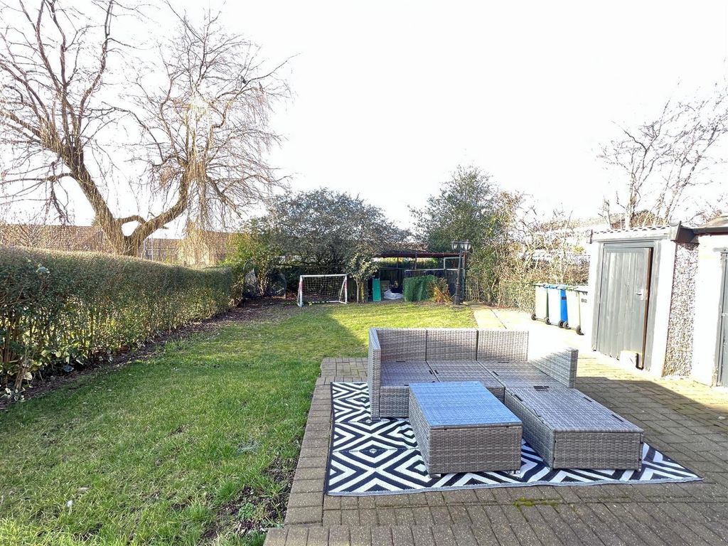 4 bed semi-detached house for saleCheetham Hill Road, Dukinfield SK16 photo 4