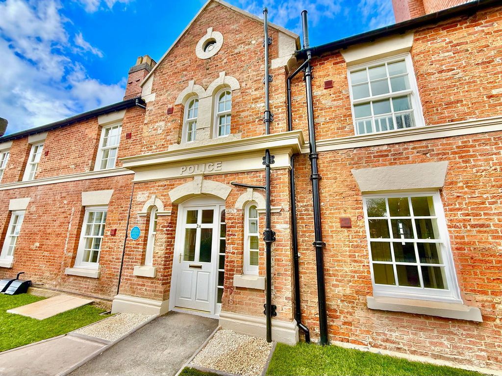 2 bed flat for saleVicar Street, Sedgley, Dudley DY3