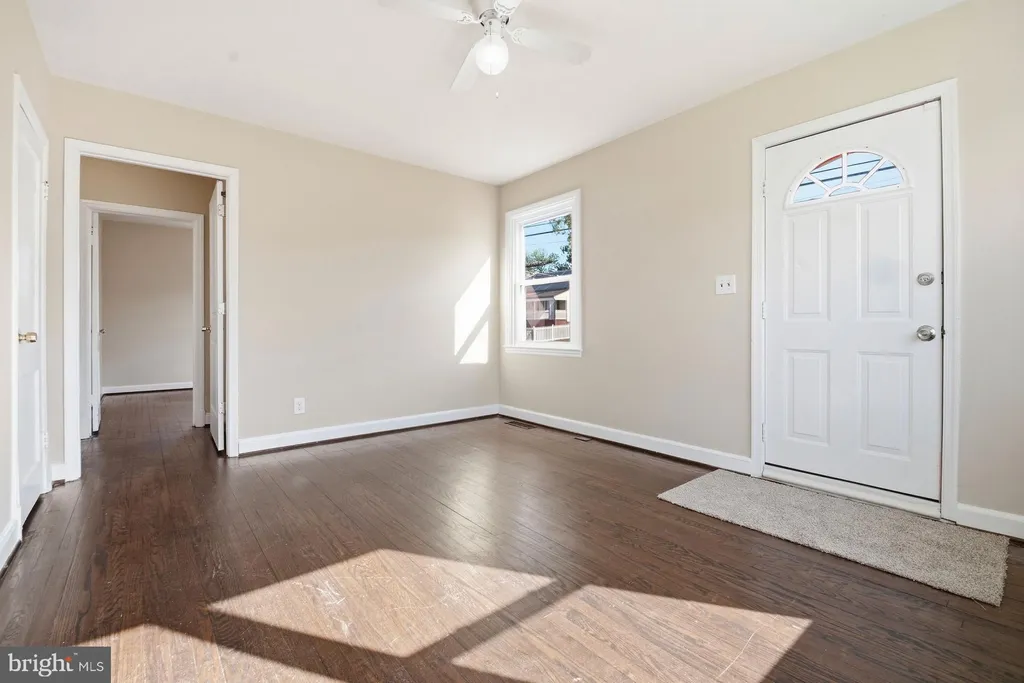 8444 Garden Road, Pasadena, MD 21122 photo 2