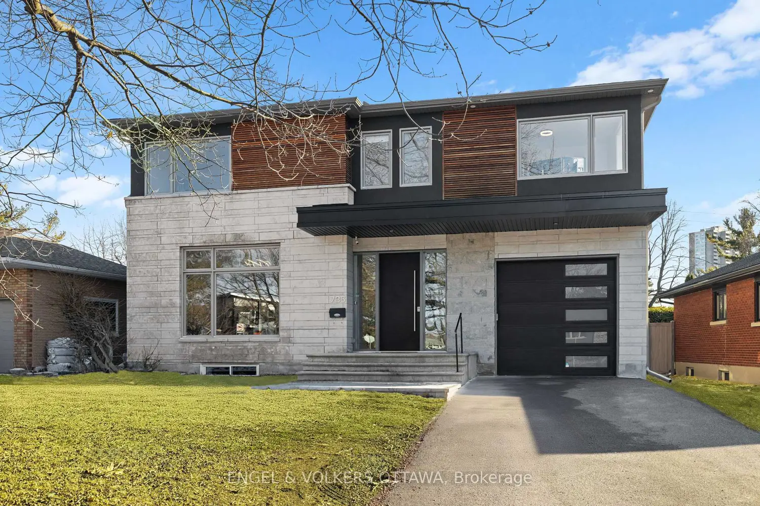 736 Sherbourne Road photo 2