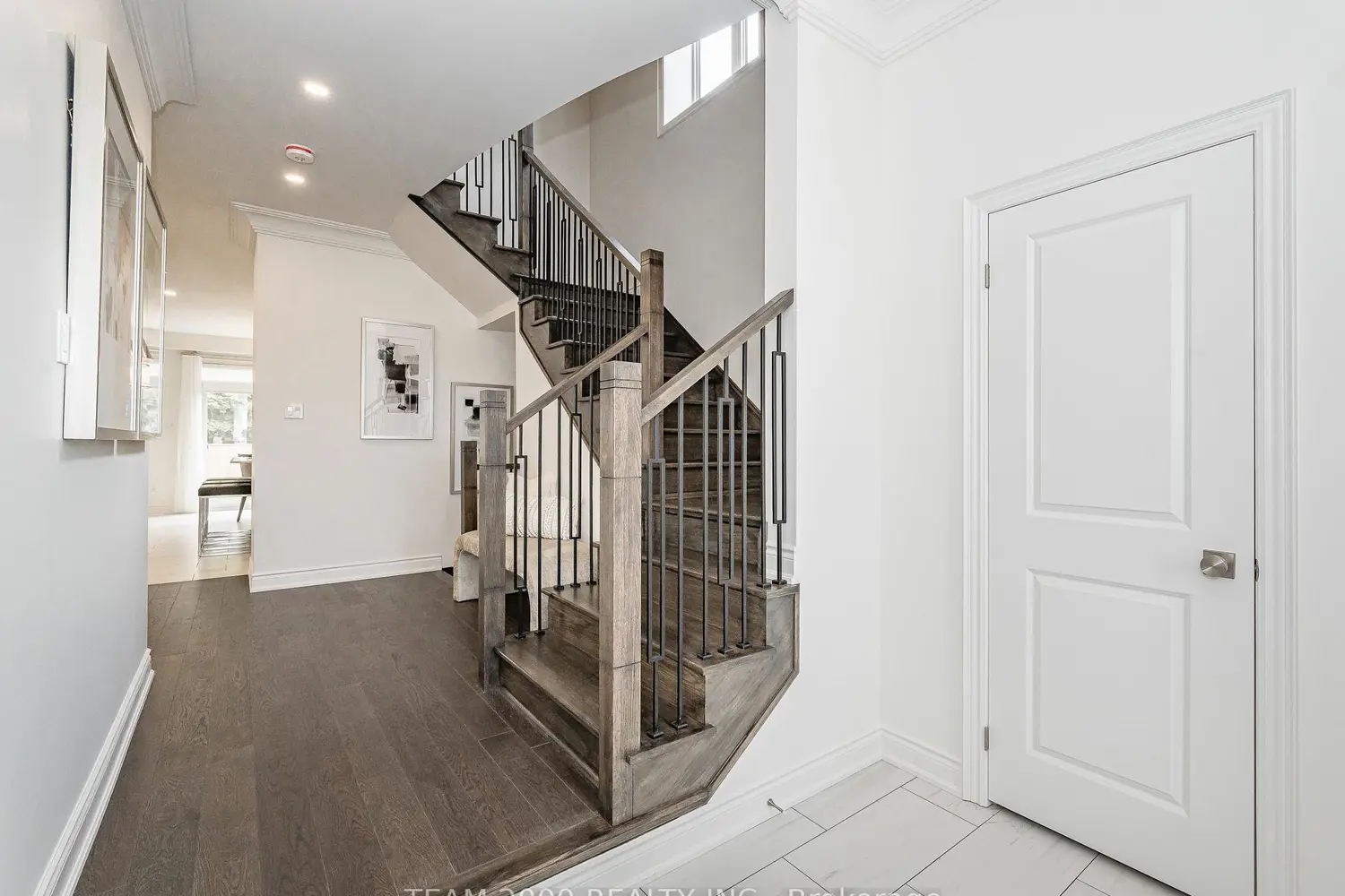 96 Garland Avenue photo 2