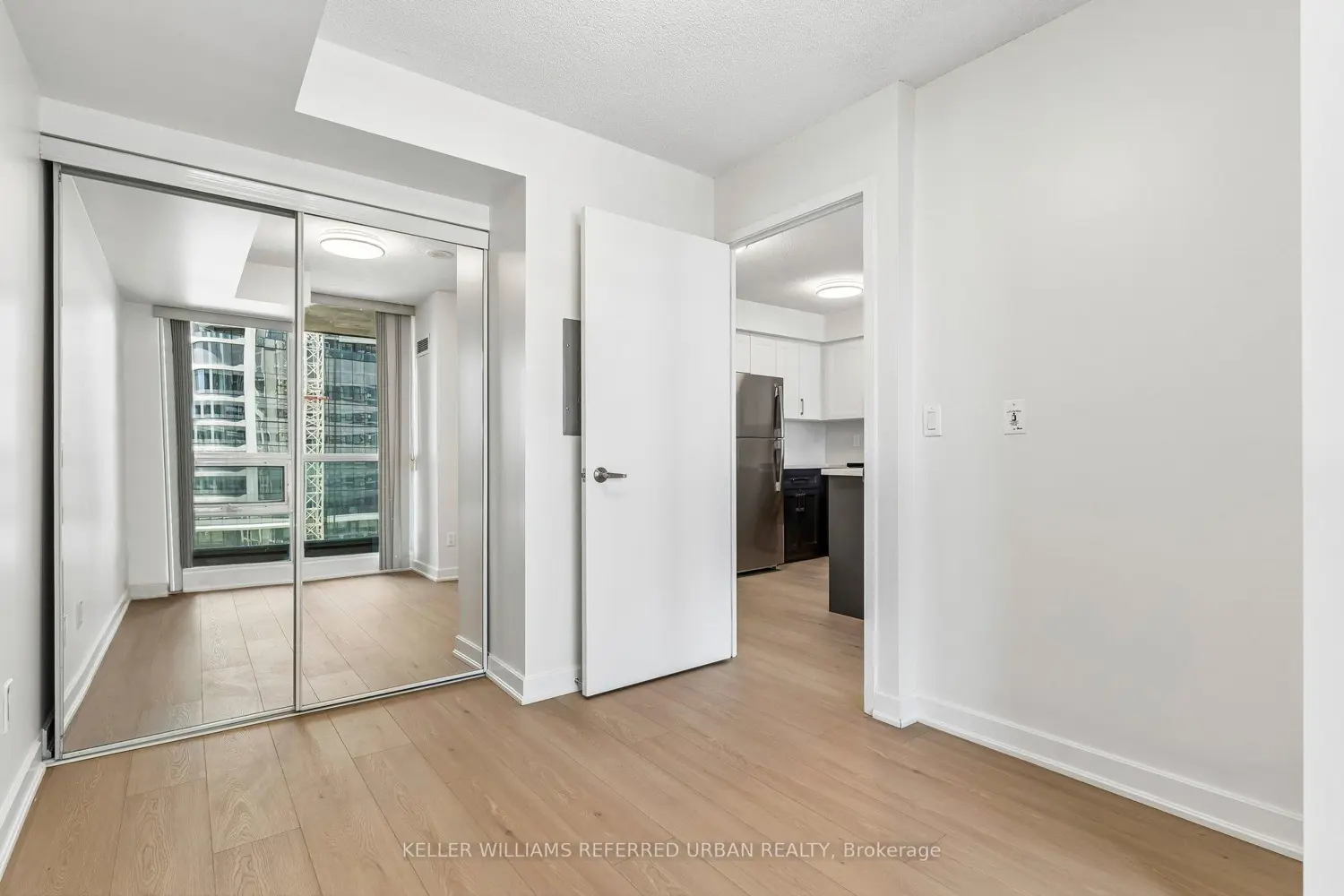 Additional image 17 of 12 Yonge Street 1103
