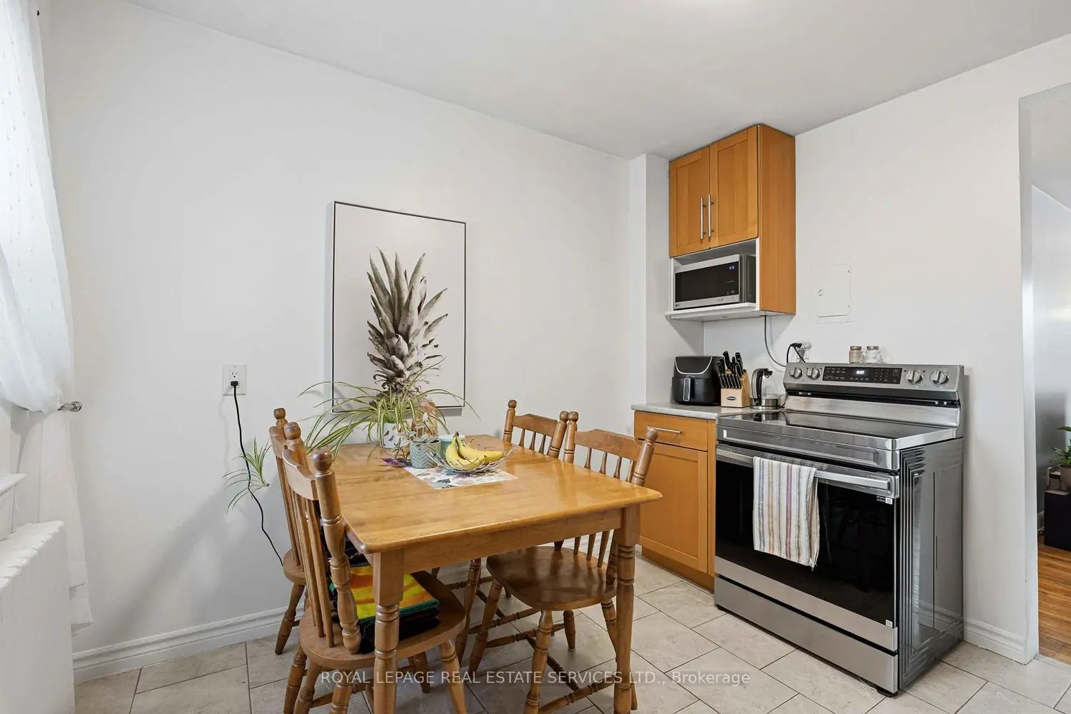 1028 Johnson Street photo 4