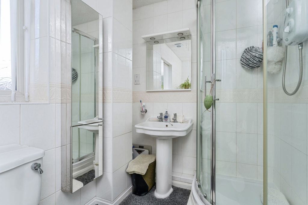 Additional image 24 of 4 bed detached house for saleManor Park Drive, Great Sutton, Ellesmere Port, Cheshire CH66