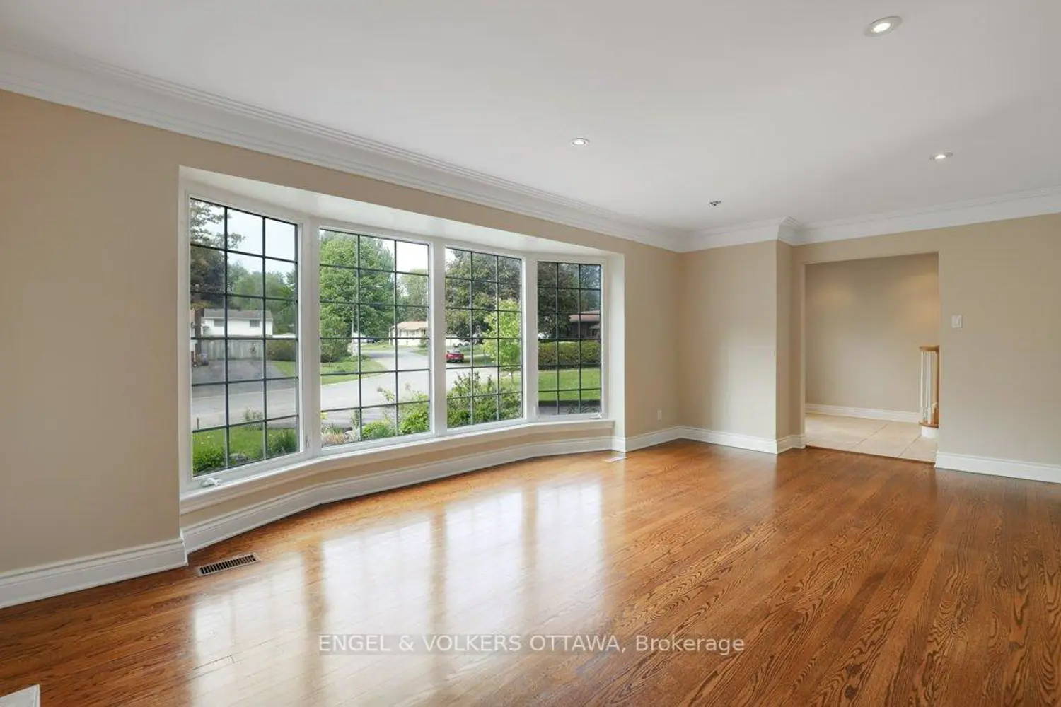 23 Biscayne Crescent photo 4