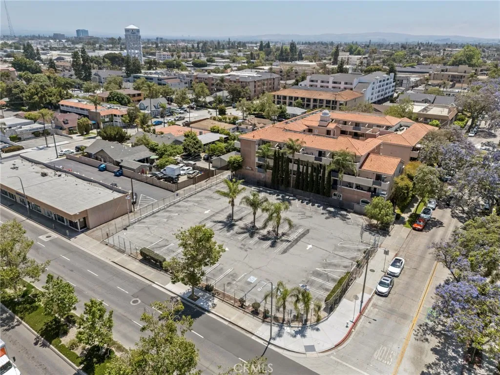 202 E 17th St, Santa Ana, CA 92706 photo 4