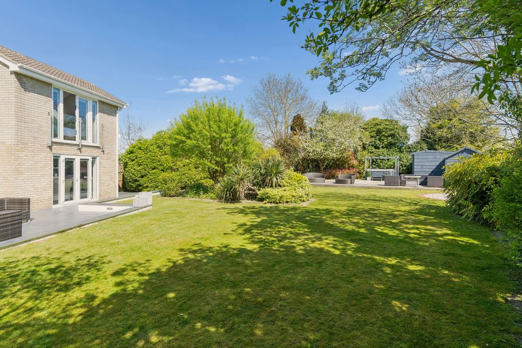Additional image 28 of 5 bed detached house for saleCoombe Drive, Dunstable LU6