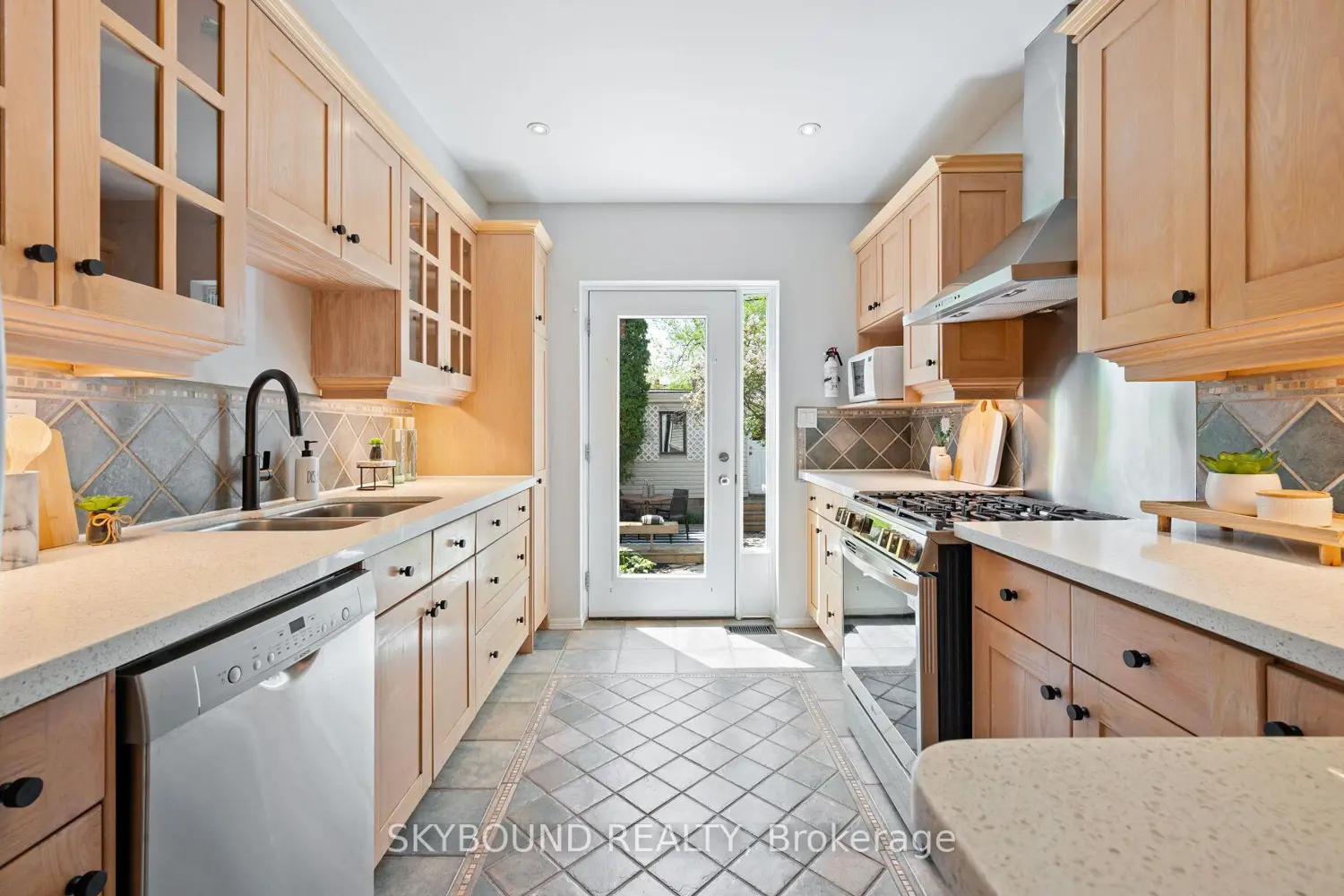 Additional image 5 of 326 Kenilworth Avenue