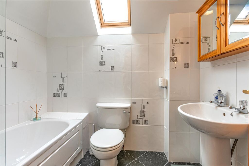 Additional image 18 of 2 bed property for saleThe Gate House, Abbey Mill Park, Melrose TD6