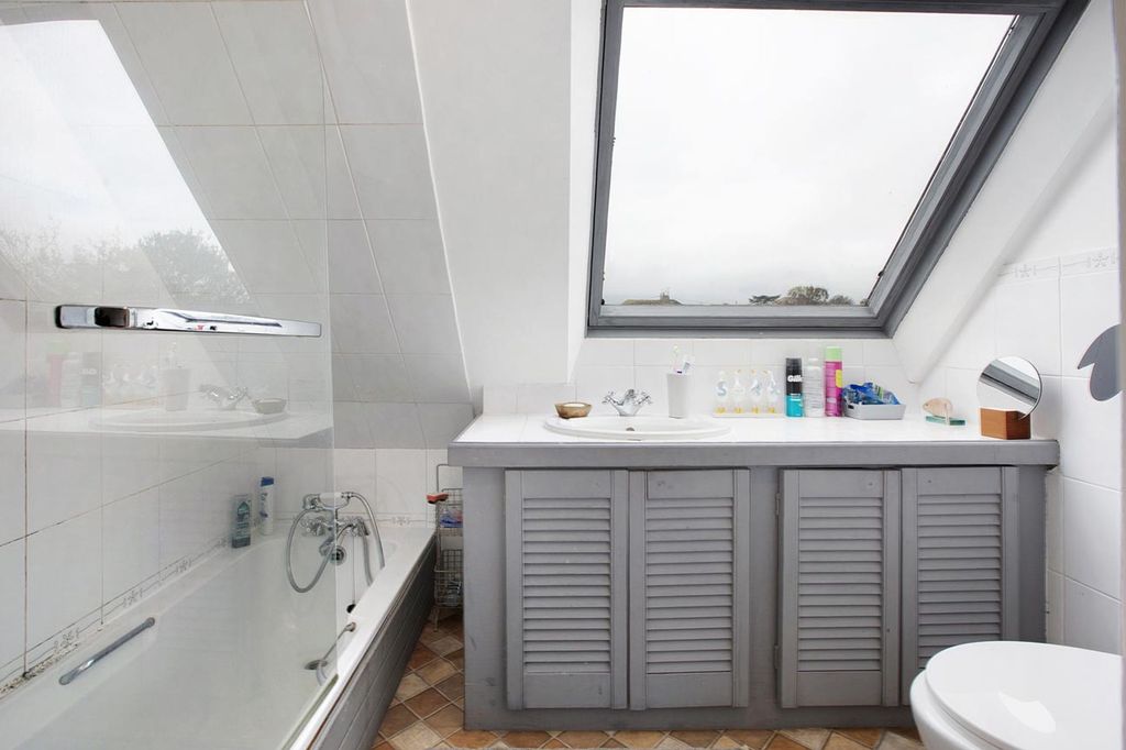 Additional image 6 of 3 bed flat for saleExeter Road, Dawlish EX7
