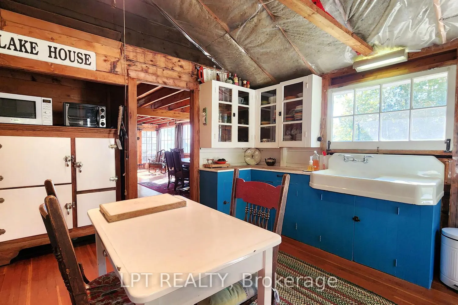 1764 Bay Park Road photo 4