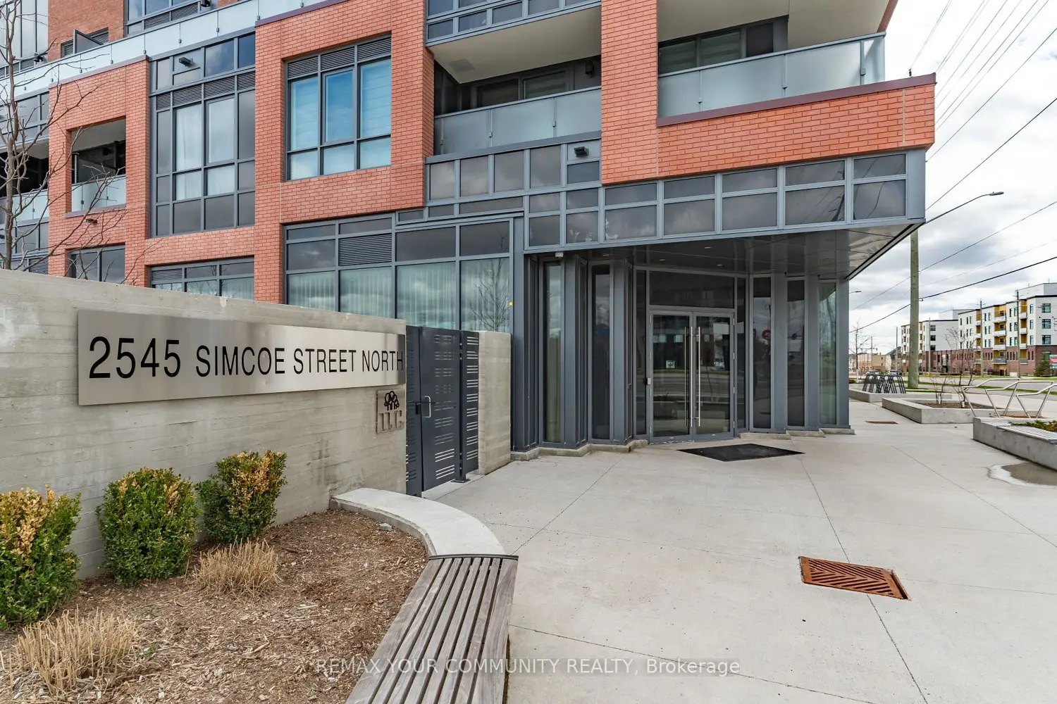 2545 Simcoe Street 2302 photo 2