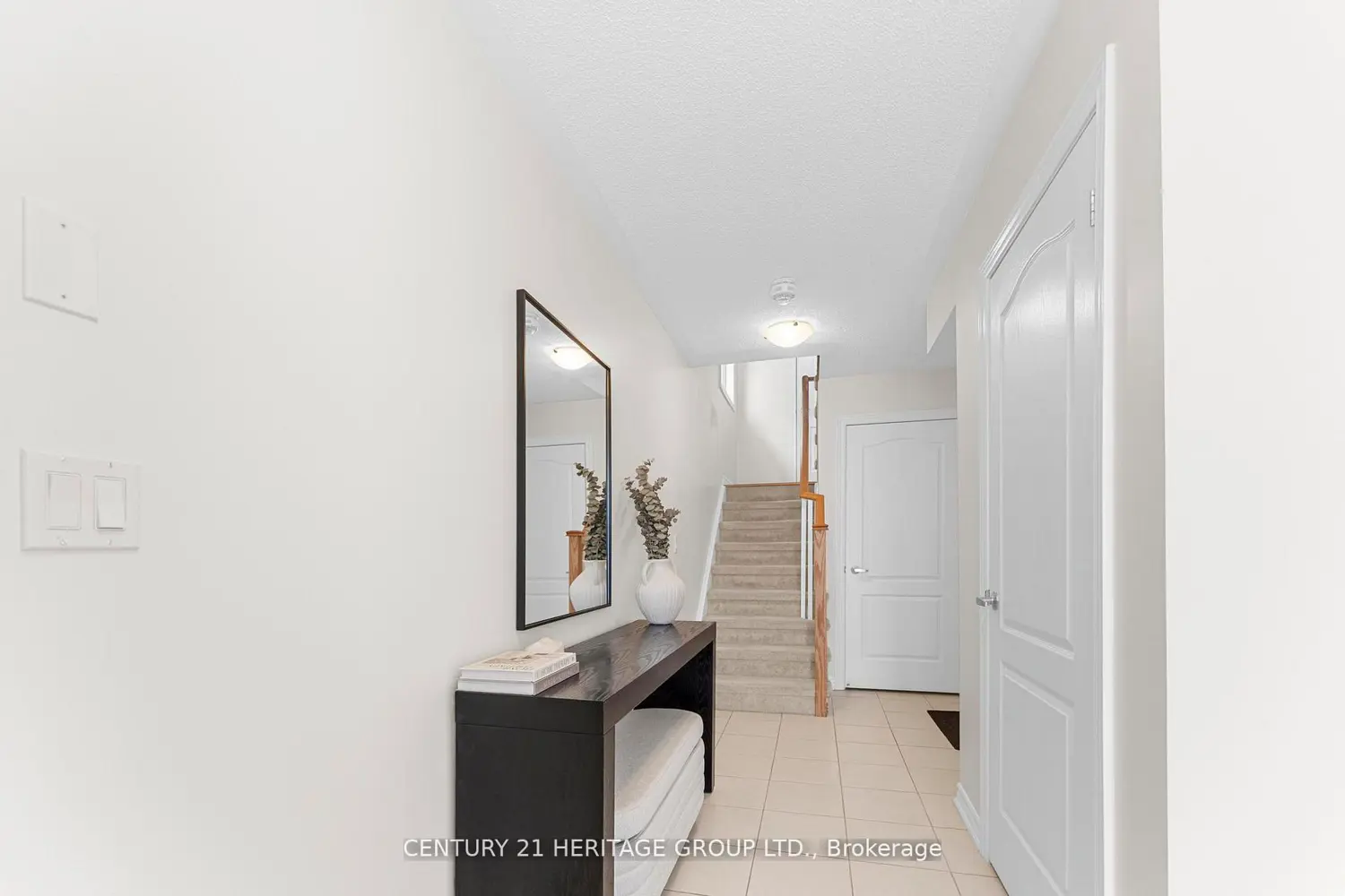 219 Boadway Crescent photo 4