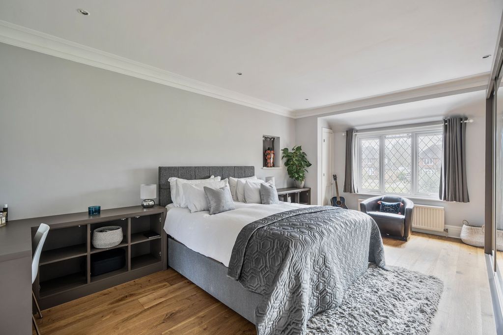 Additional image 18 of 4 bed detached house for saleThe Green, Epsom KT17