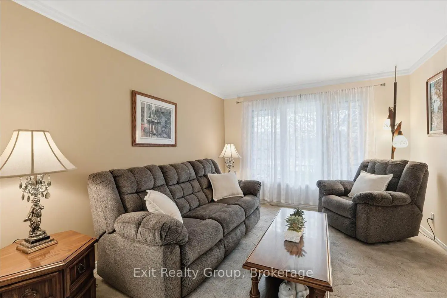 472 Dundas Street photo 3