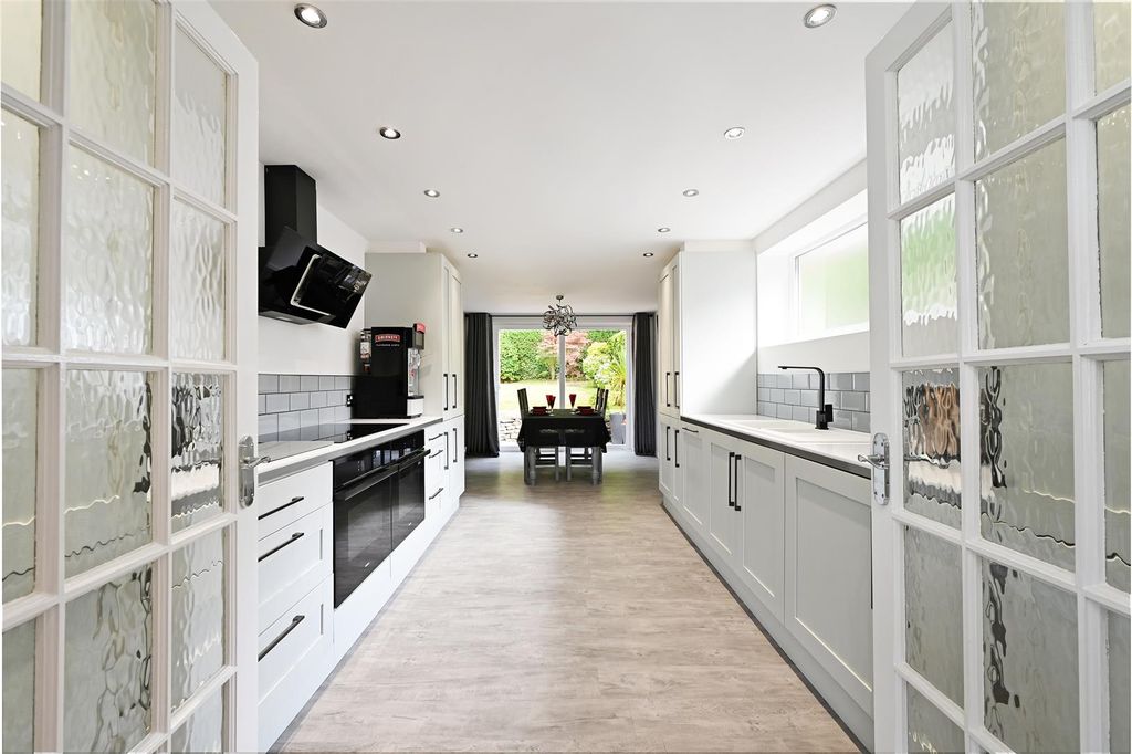 Additional image 4 of 3 bed detached bungalow for saleLangdale Drive, Dronfield S18