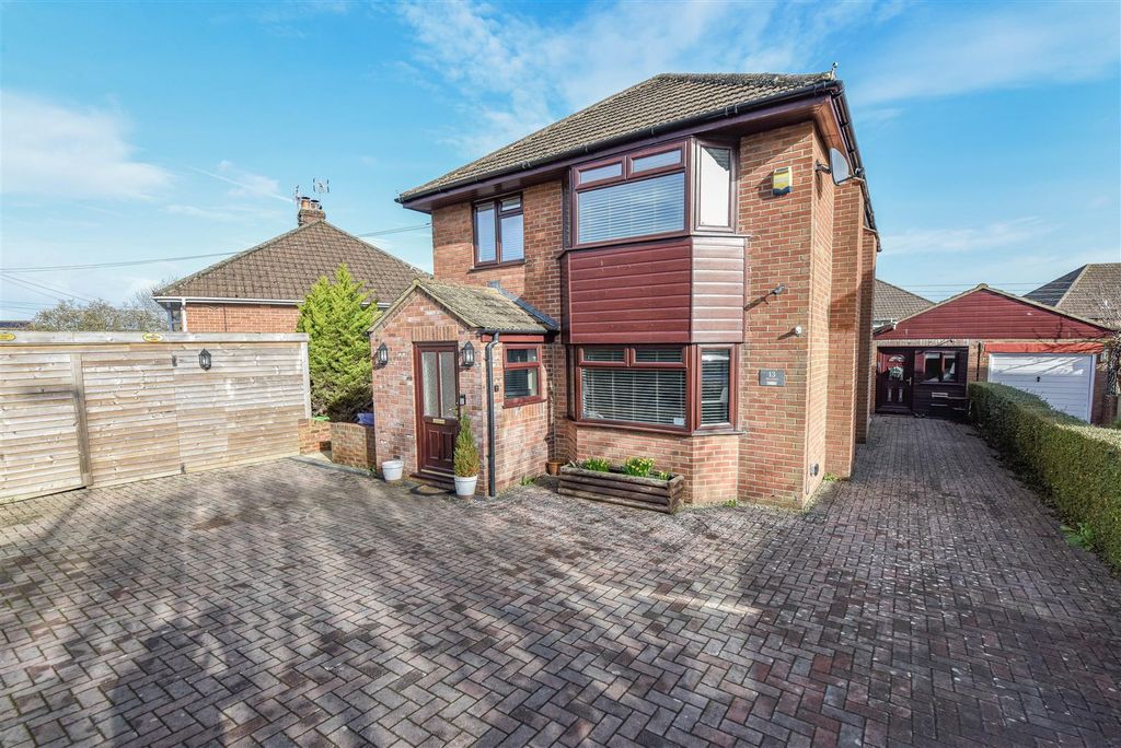 4 bed detached house for saleElm Grove, Cam GL11