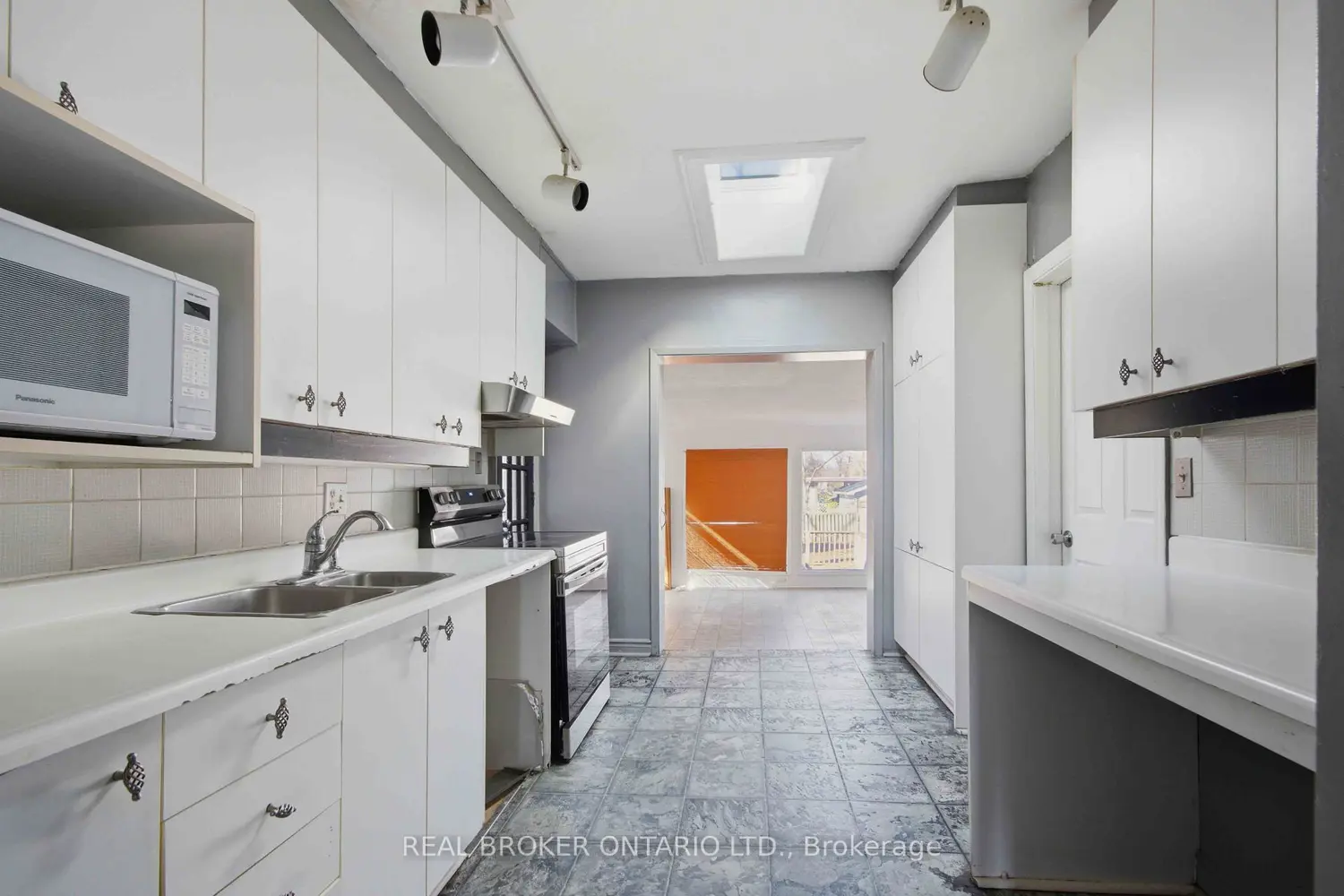 250 Macdonald Avenue photo 5