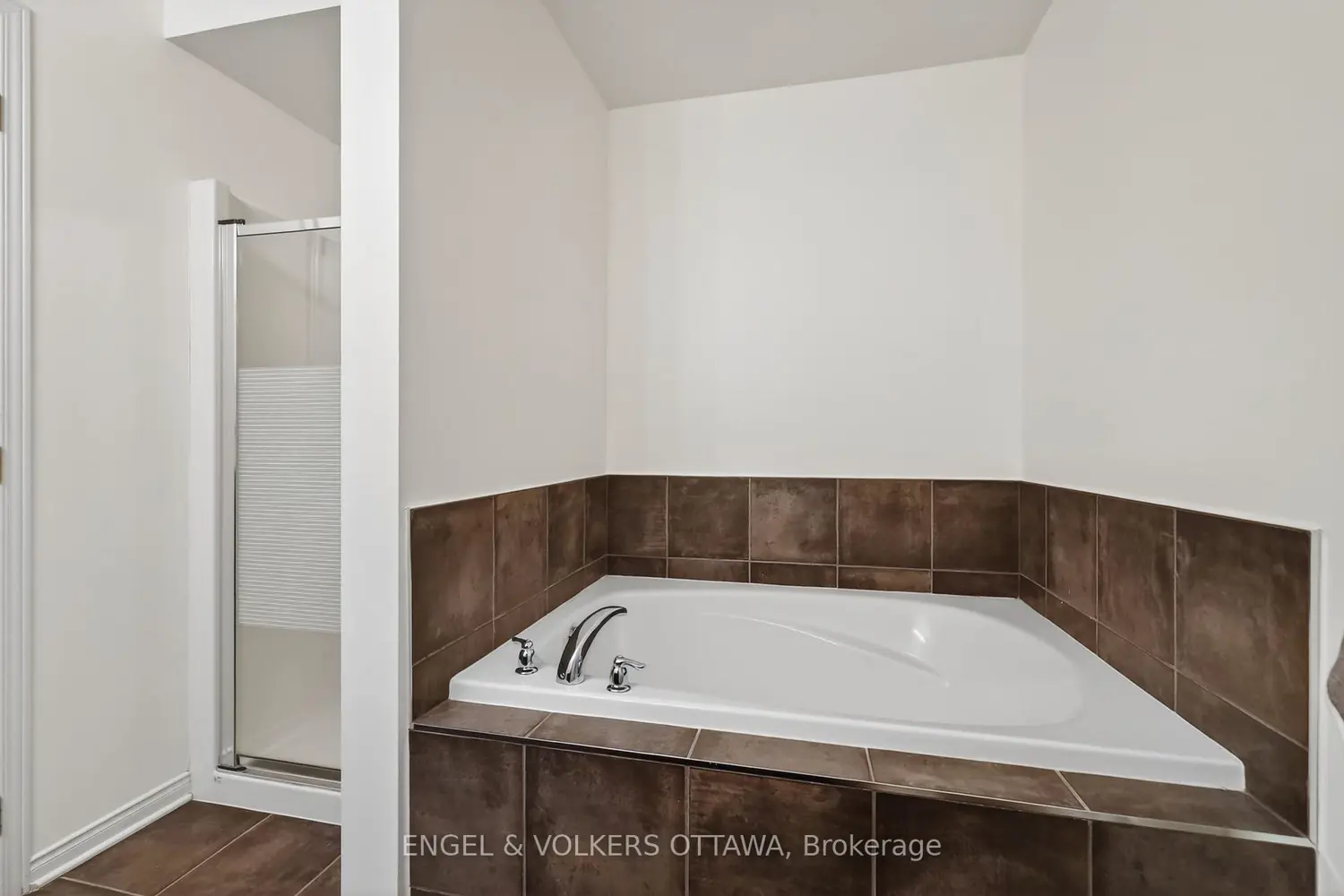 Additional image 12 of 103 Goldwood Private