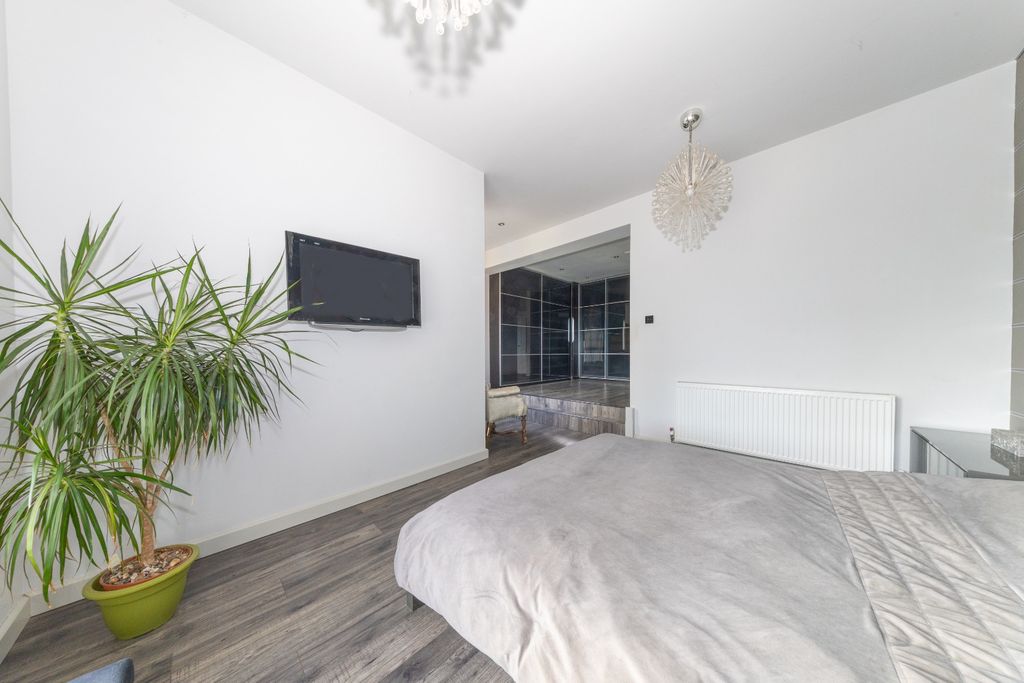 Additional image 10 of 3 bed semi-detached house for saleBullpond Lane, Dunstable LU6
