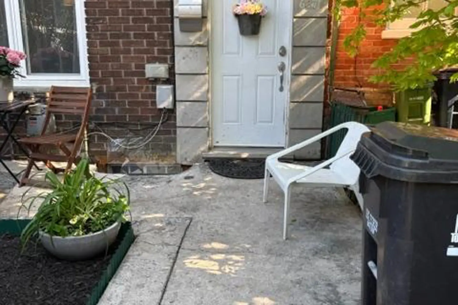 Additional image 3 of 687 Richmond Street