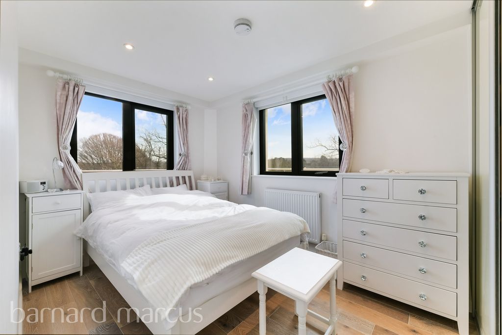 Additional image 7 of 2 bed flat for saleSouth Street, Epsom KT18