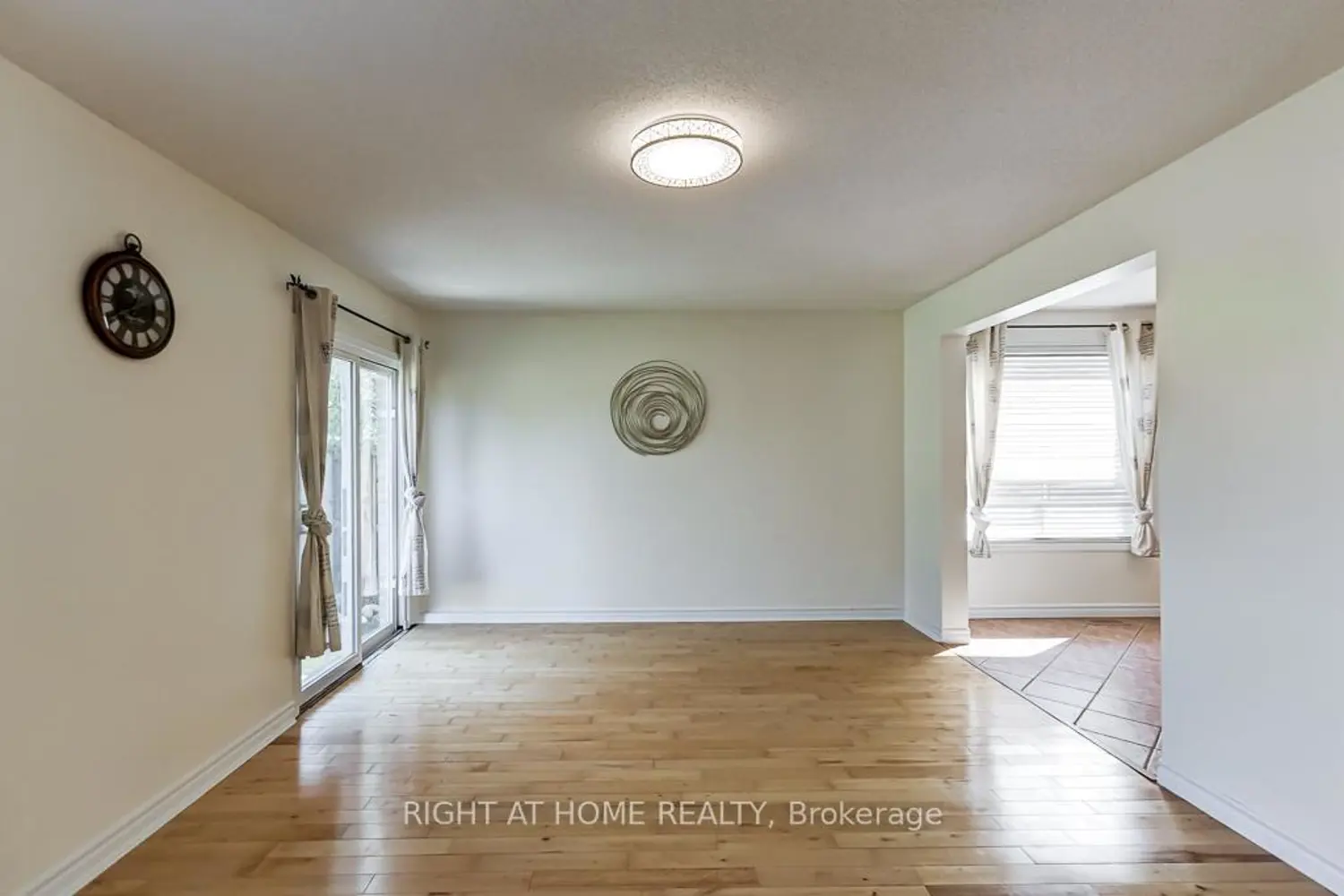 Additional image 3 of 402 Lausanne Crescent