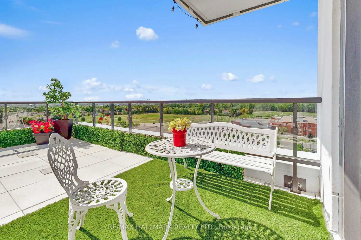 8 Beverley Glen Boulevard 1101