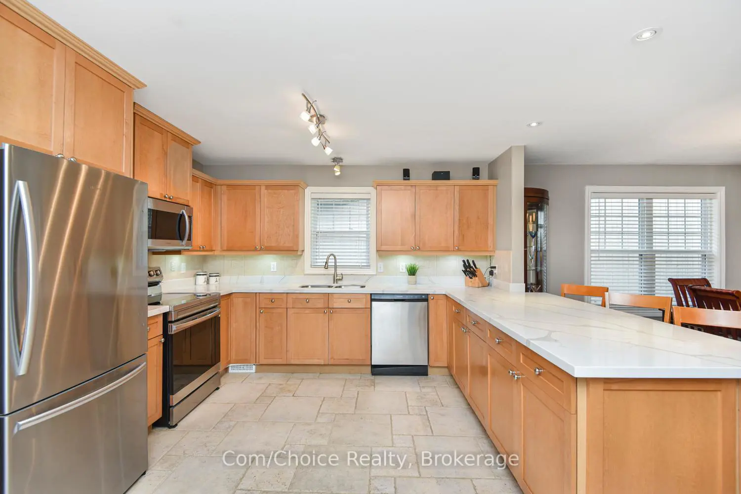 1060 Beach Boulevard photo 4