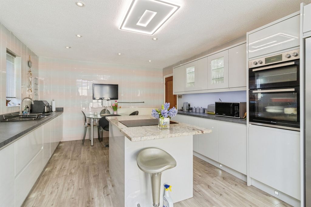 Additional image 14 of 5 bed detached house for saleSummerland Close, Dawlish EX7