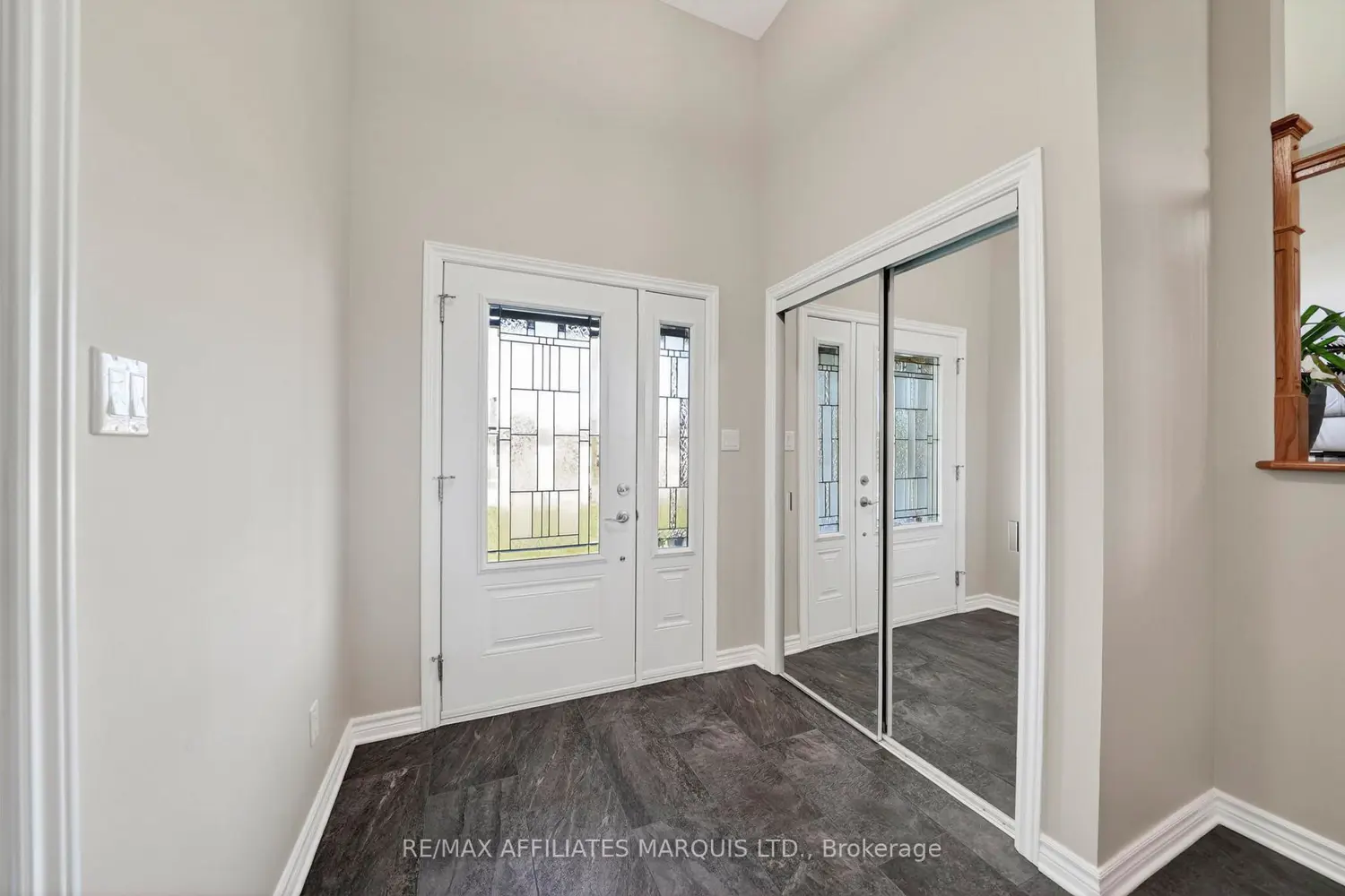 2140 Burke Avenue photo 5