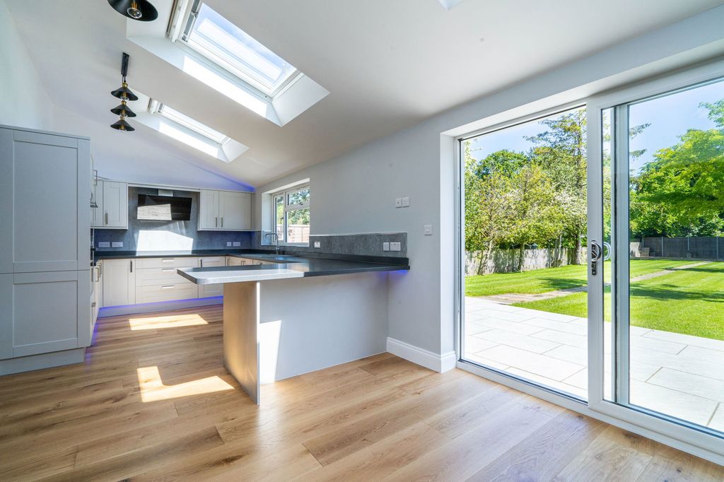 Additional image 6 of 4 bed semi-detached house for saleLancot Drive, Dunstable LU6